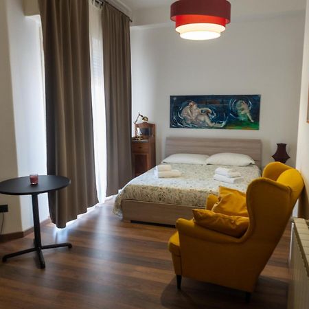 B&B I Miti Dell Etna Catania Centro Vicino Il Duomo ภายนอก รูปภาพ